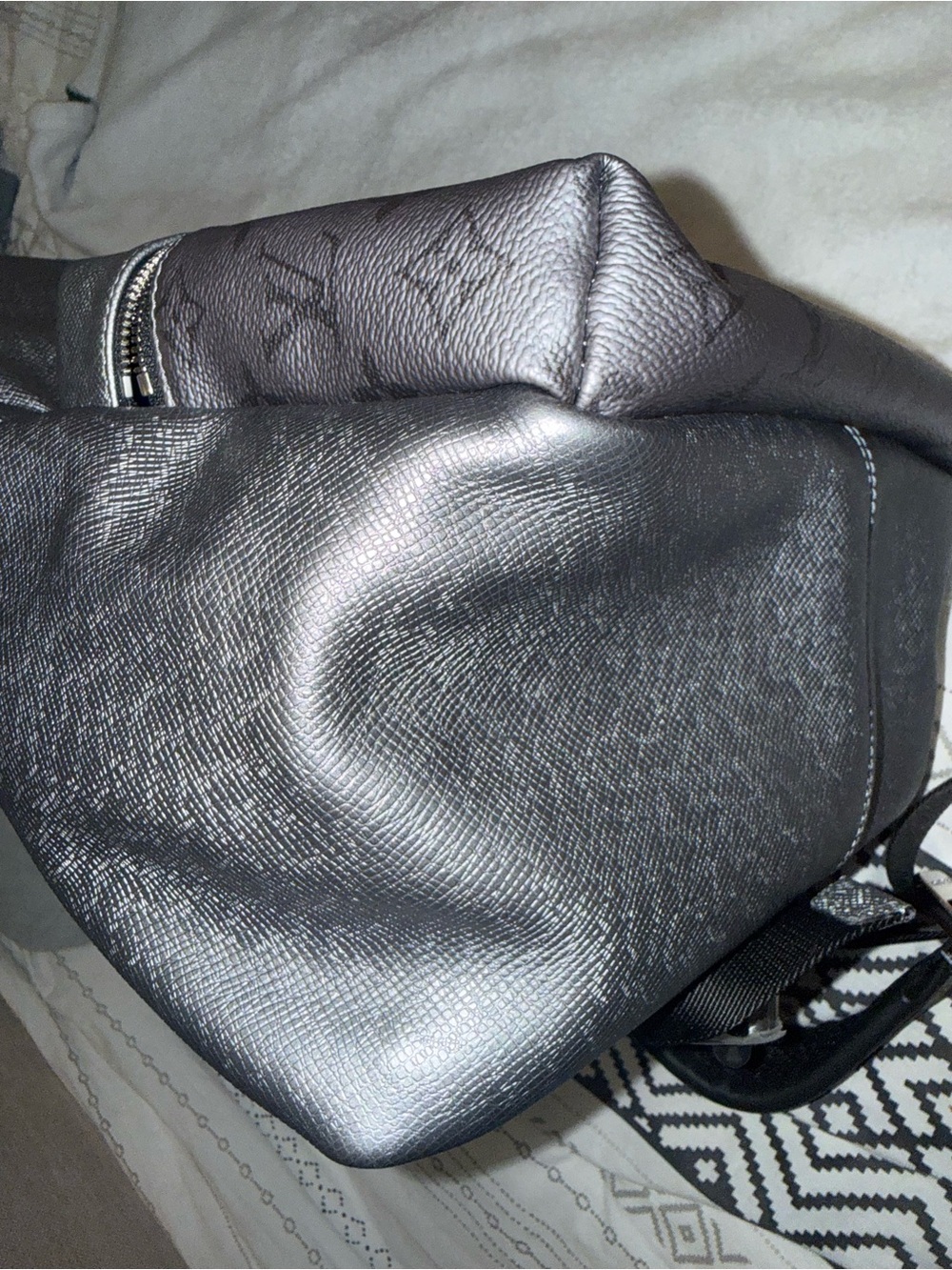Louis Vuitton Black Textured Leather Interior Tag - Picture 16 of 16